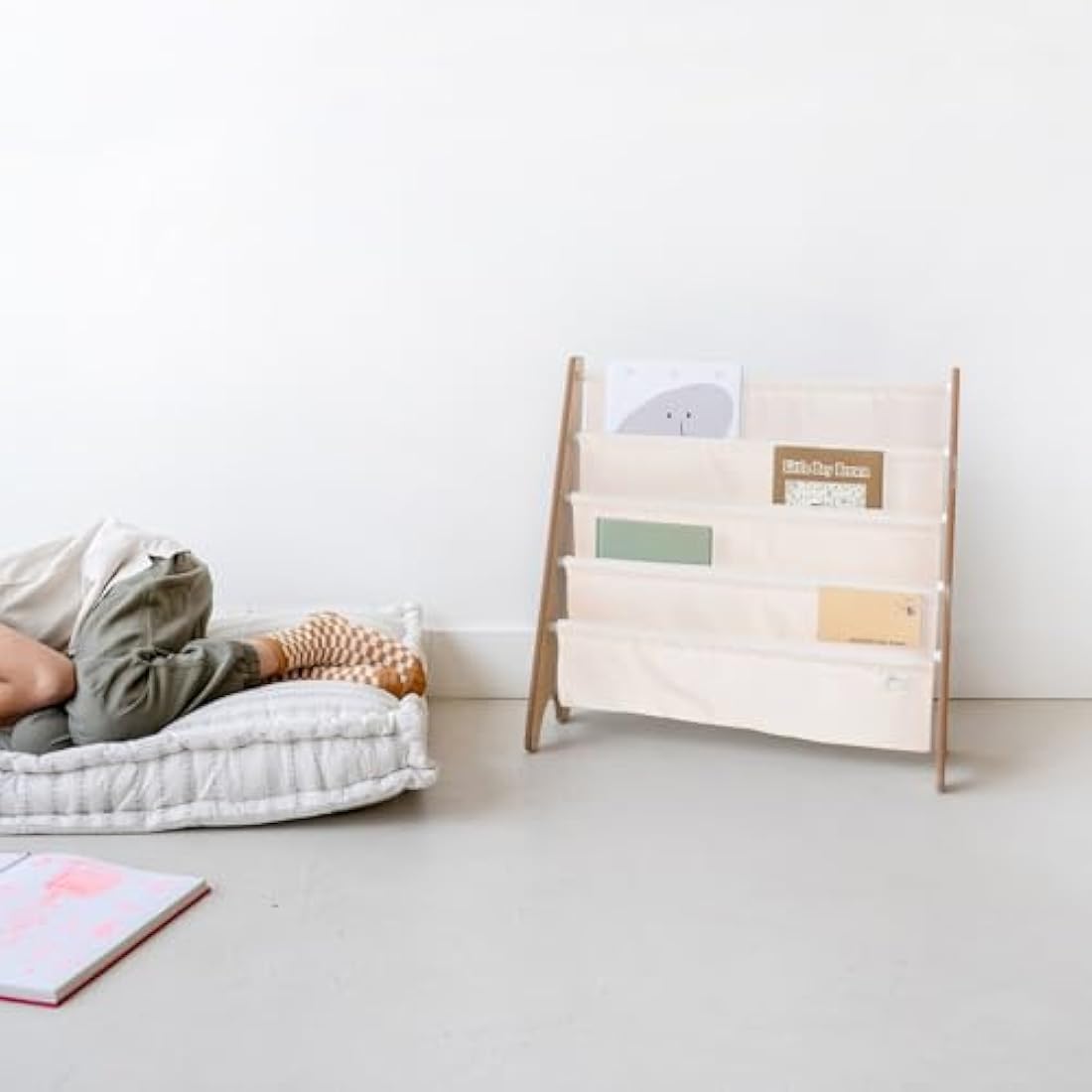 3 Sprouts Recycled Fabric Kids Bookshelf β 4-Tier Sling Book Rack Storage - Kids Room Book Shelves, Nursery, Playroom, Classroom - Bookcase Display Shelf for Toddler, Children Age 3+ - Solid Cream
