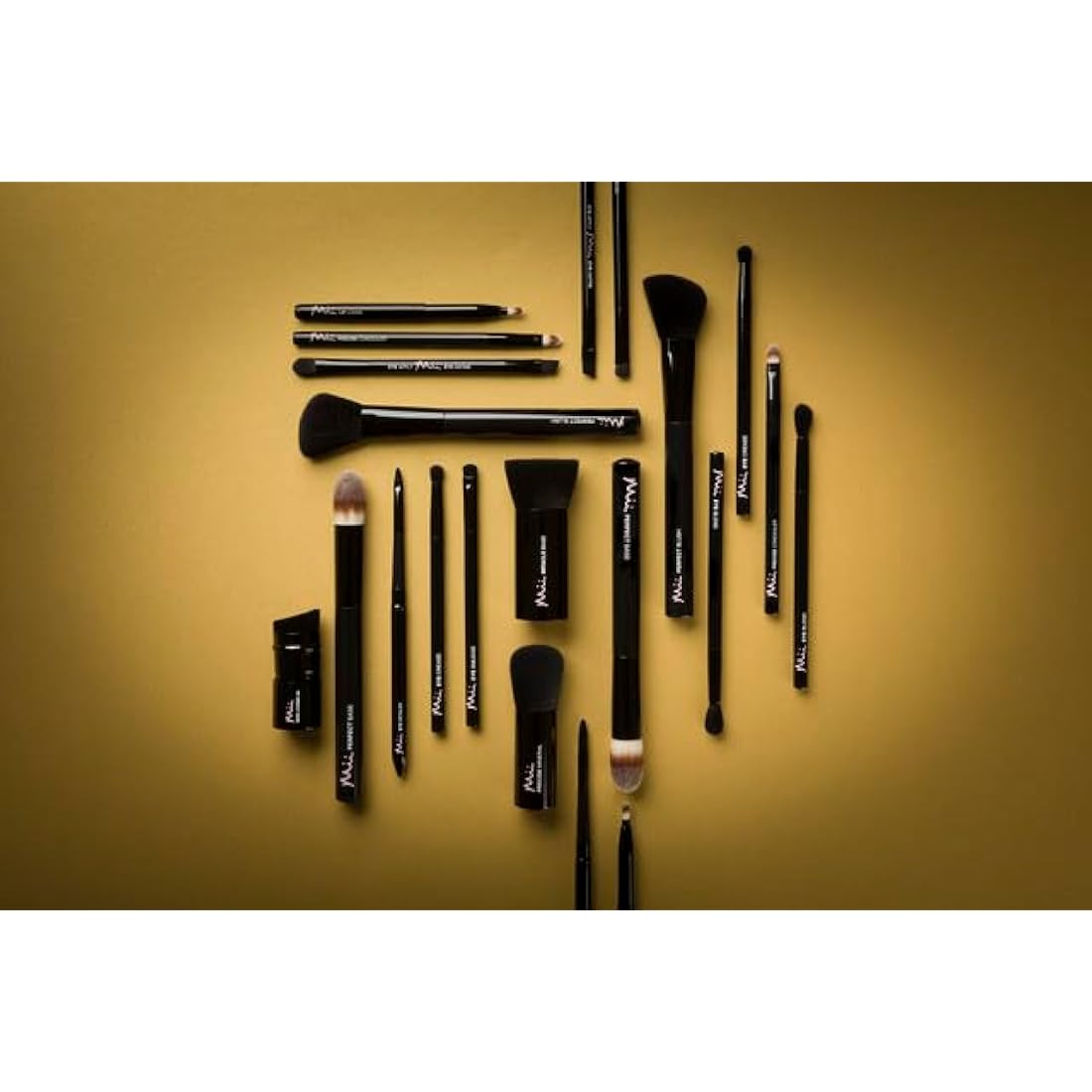 Mii Cosmetics - Perfect Base Brush - Flat Foundation Bush