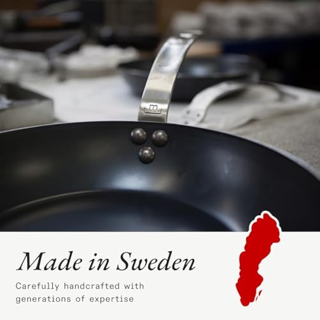Made In Cookware - Carbon Steel Griddle - (Like Cast Iron, but Better) - Professional Cookware - Made in Sweden - Induction Compatible