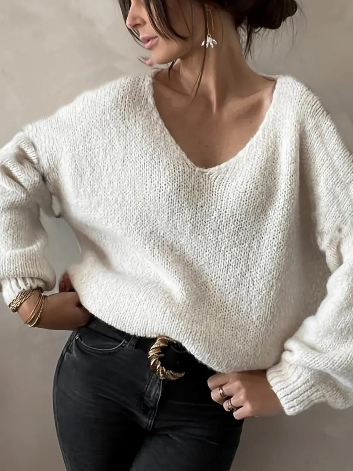 Fashionable And Comfortable Women's Sweater With A Dropped Shoulder Design