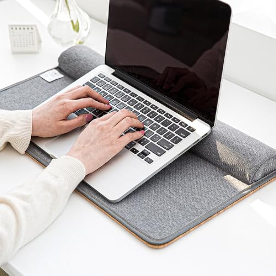 ergomi Lap Desk for Bed & Sofa – Large Laptop Tray with Cushion, Wrist Rest & Anti-Slip Strip, Portable Wooden Pattern Lapdesk for 17” Laptop, Lightweight Table for Work or Study