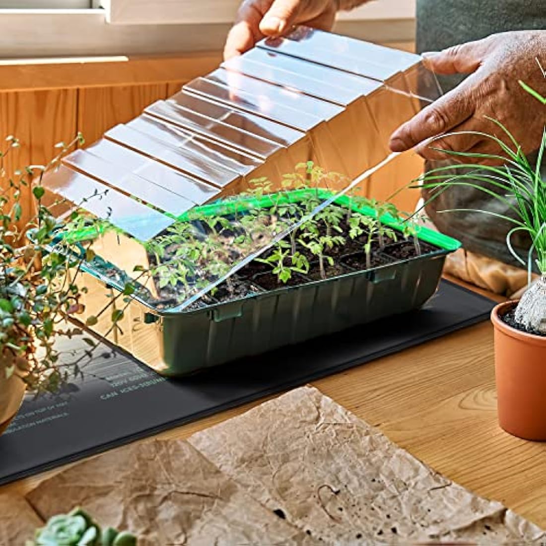 Ohuhu Seedling Heat Mat Heated Propagator 2 Pack, Plant Heating Mat Plant Warm Mat IP67 Waterproof, 21W Hydroponic Heating Pad Greenhouse Heating Pad for Seedling and Germination 10"x 20.75"