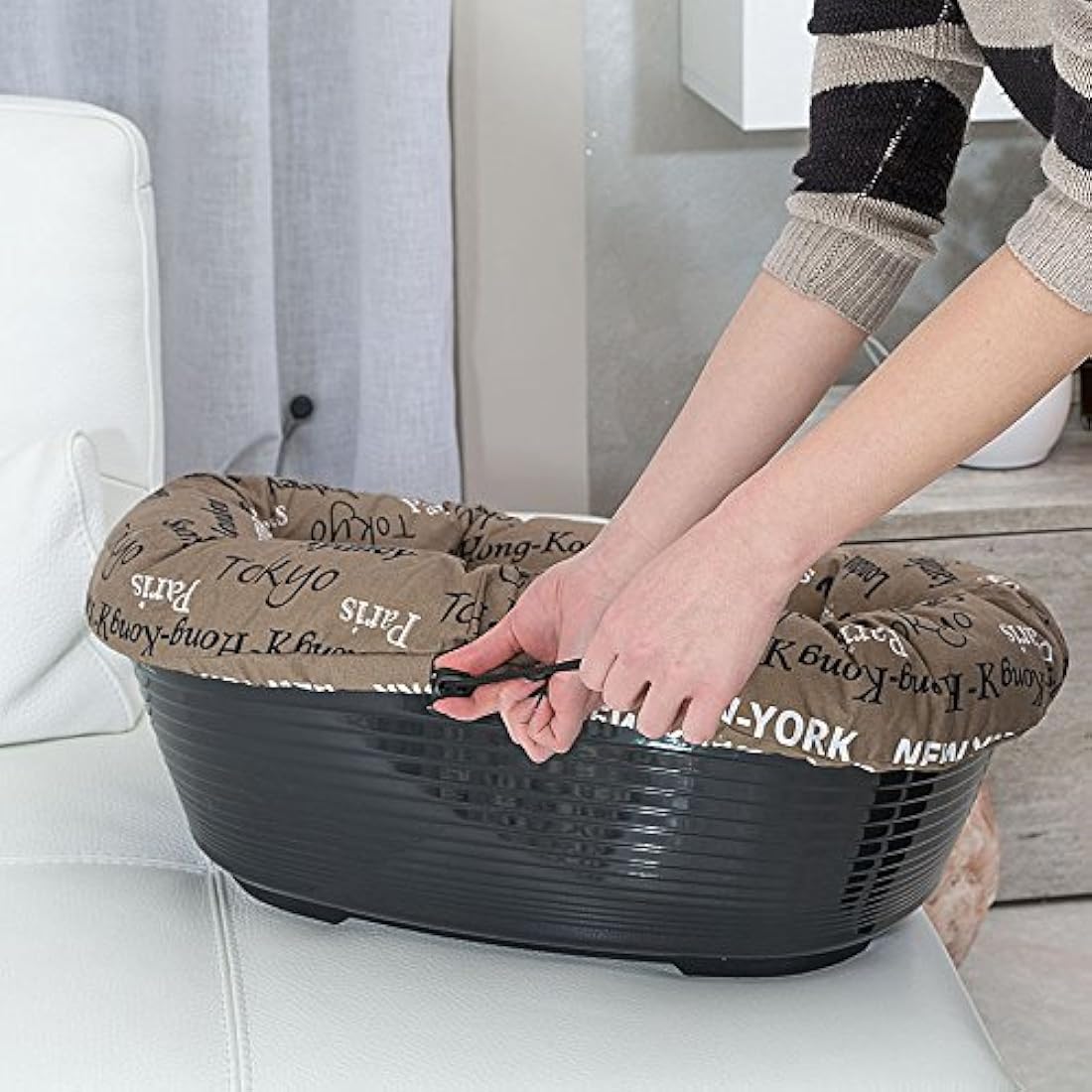 Ferplast Cushion for dog and cat bed SOFA' CUSHION 6 Padded spare cover for pet bed, Soft cotton washable, Adjustable with elastic cord, 73 x 55 x h 27 cm Brown