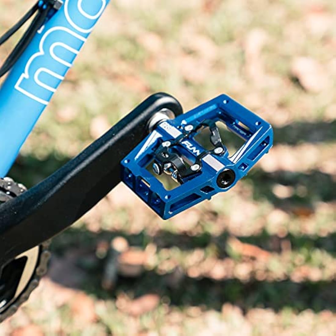 Funn Mamba S MTB Clipless Pedals, Single Sided Clip Mountain Bike Pedals, Compatible with SPD Cleats, 9/16-Inch CrMo Axle Bicycle Pedals for MTB/BMX/Gravel Cycling