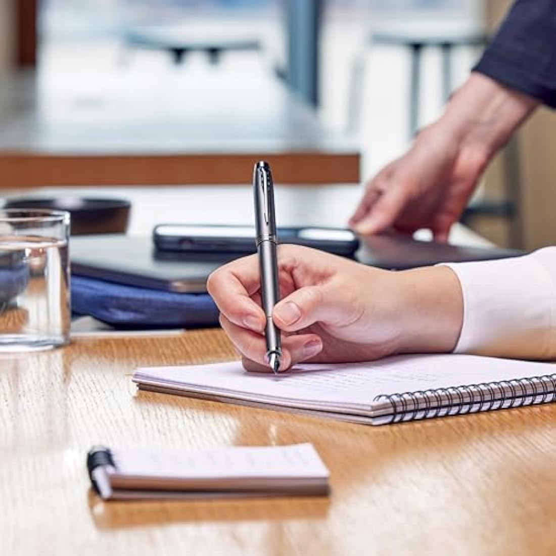 Parker IM Monochrome Fountain Pen | Gun Metal Finish and Trims | Medium Nib | Blue Ink | Gift Box