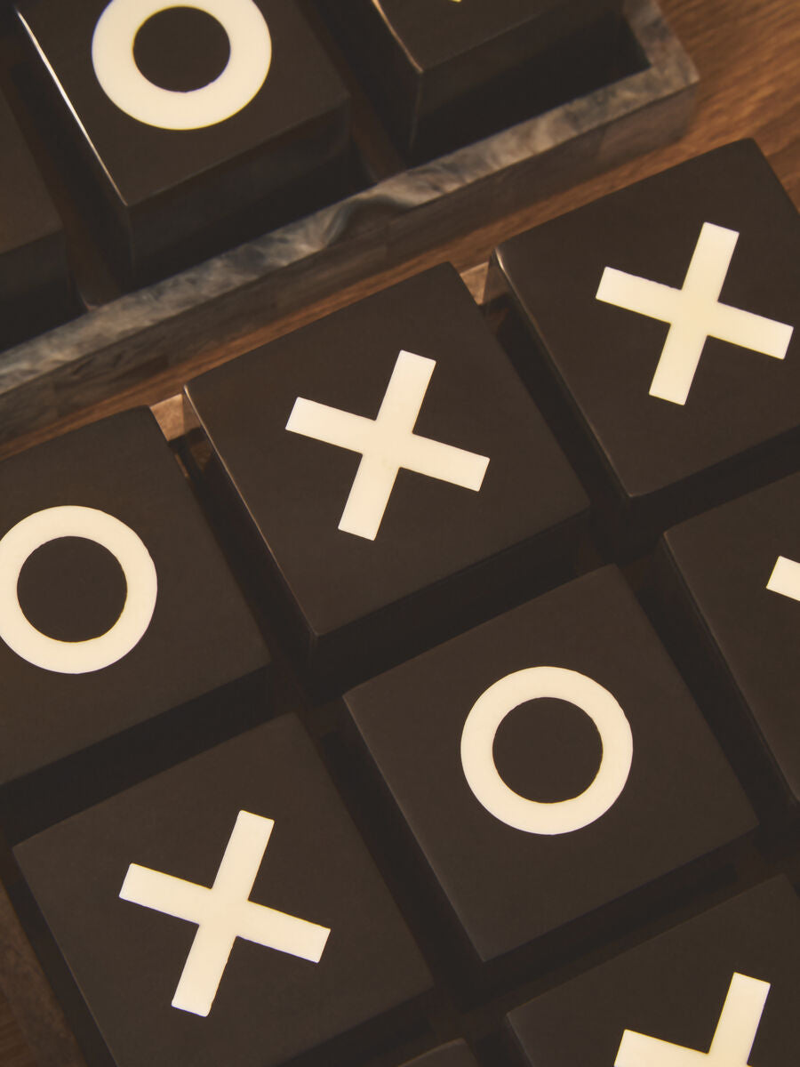 Churchill Games Black and White Noughts and Crosses