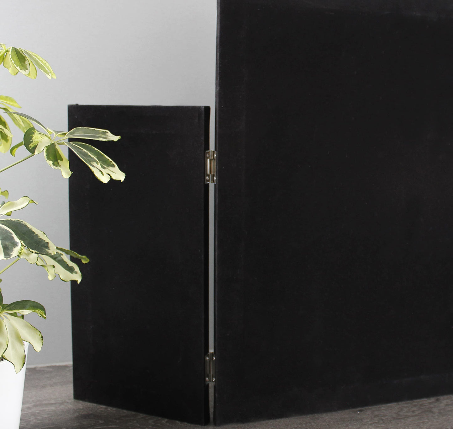 Marco Paul Interiors Modern Tri-Fold Glass Mirror - Stylish Folding Dressing Table Mirror for Home, Bedroom, Bevelled, Vanity Mirror Perfect for