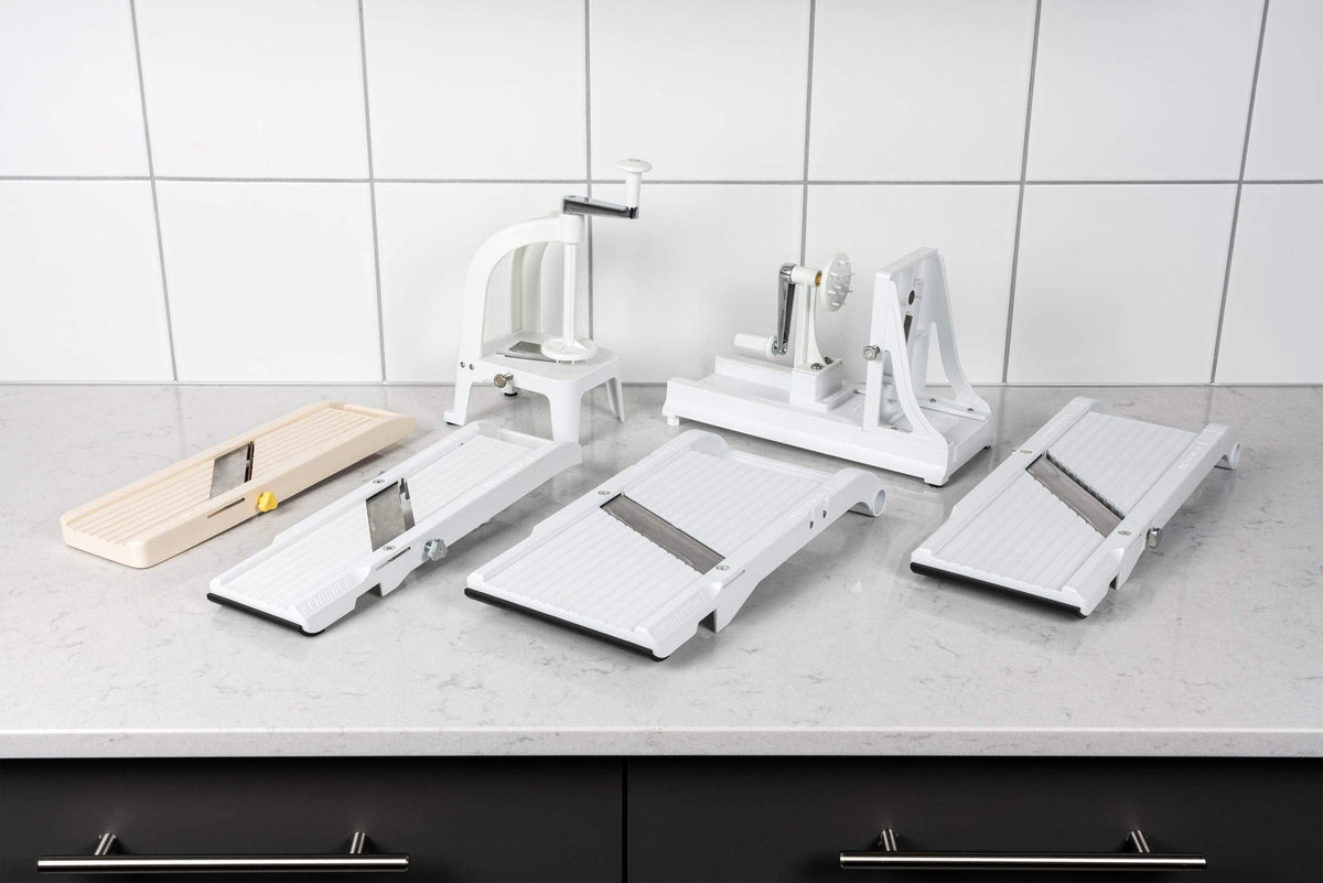 Benriner Professional Japanese Horizontal Turning Slicer with Three Interchangeable Blades, White BN-7W, ABS Plastic, 11.4 x 27.3 x 17.1 cm