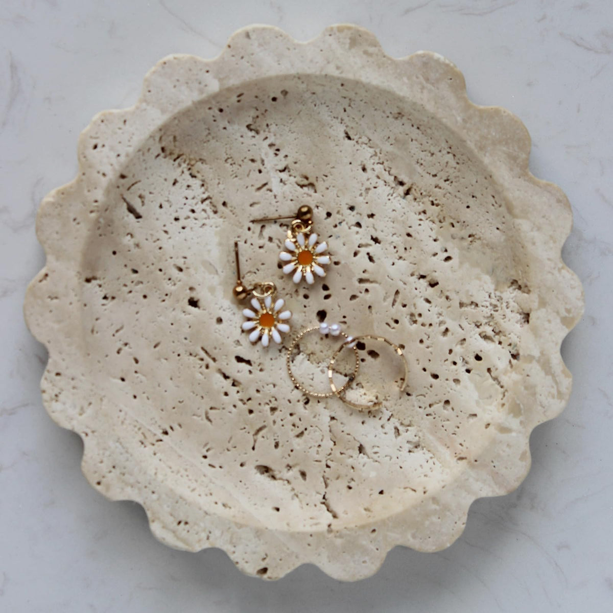 Natural Small Marble Tray 16cm, Round Scalloped Tray for Nightstand Dresser, Jewelry Tray for Women's Gift (Beige Travertine)