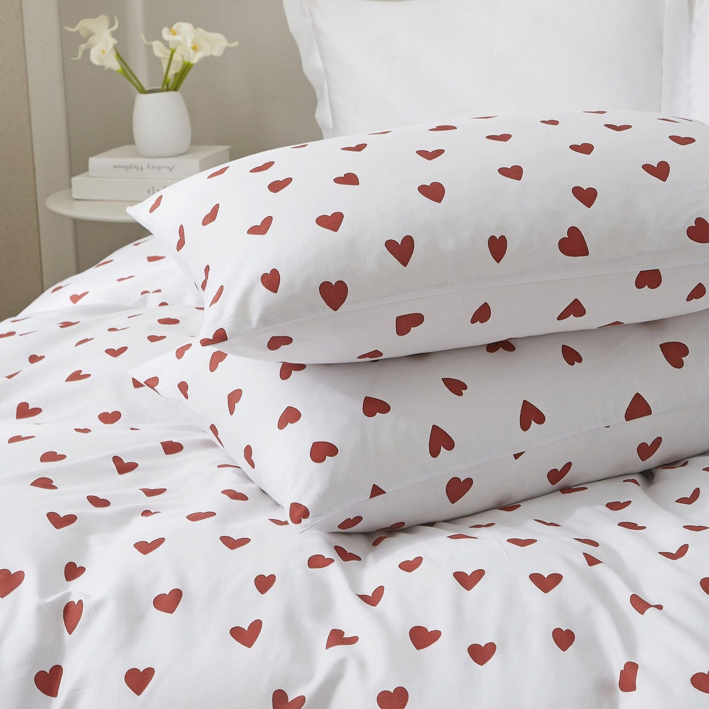 Ruccit Red Heart Print King Size Duvet Cover Sets 100% Cotton Love Heart Duvet Cover White Pattern 3pcs Modern Bedding Set with Zipper Closure Corner