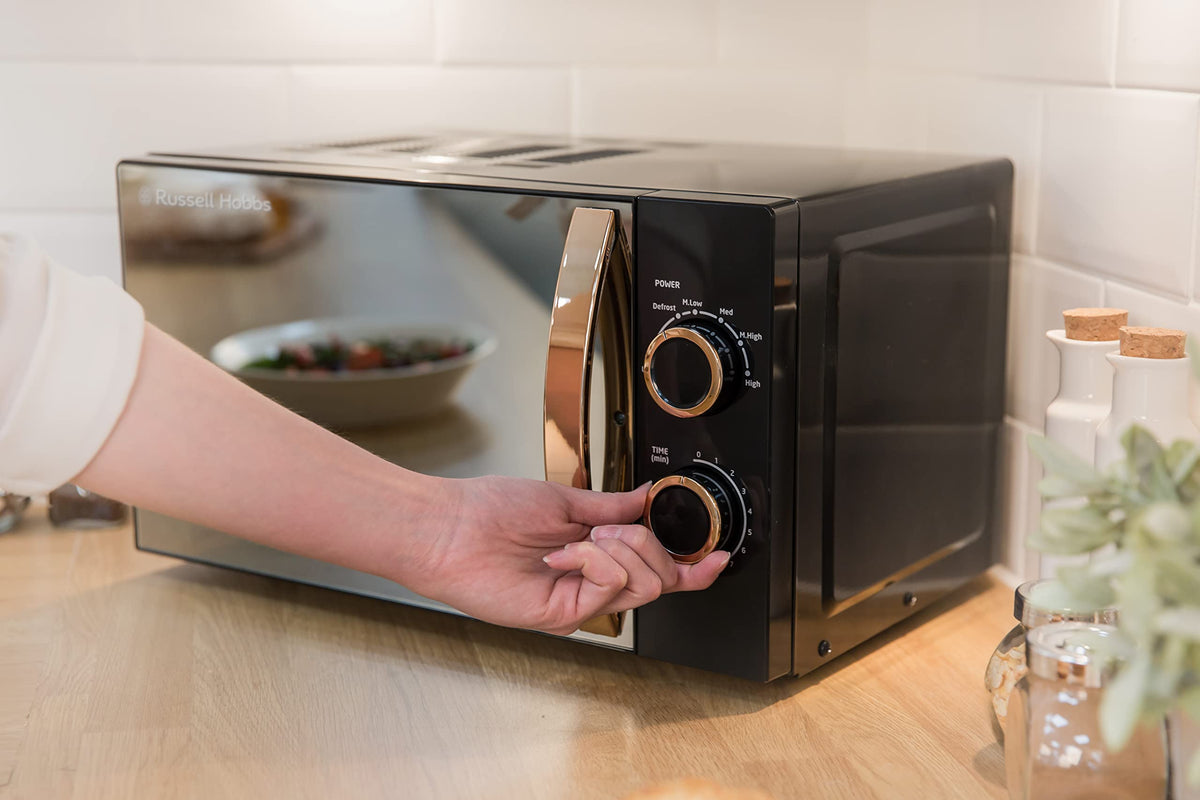 Russell Hobbs RHM1727RG 17 Litre 700 W Rose Gold Solo Microwave with 5 Power Levels, 30 Minute Timer, Defrost Setting, Easy Clean