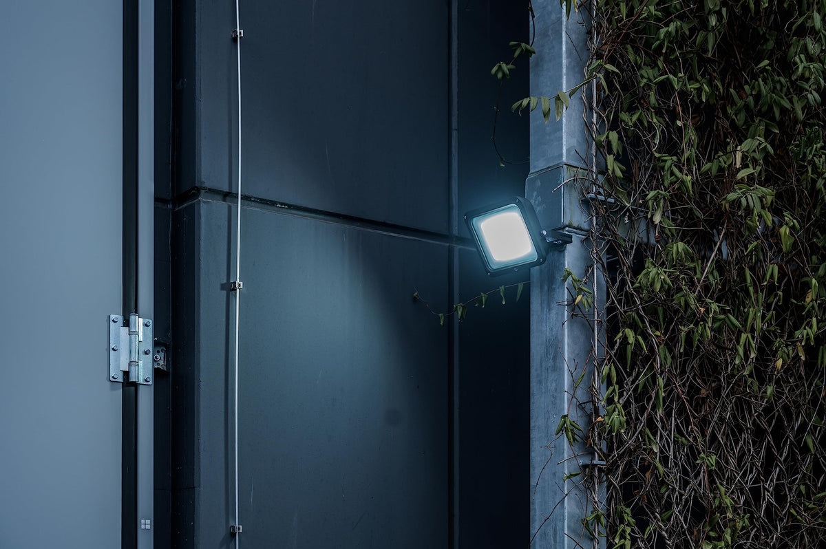 Brennenstuhl LED Spotlight JARO 14060 / LED Light 100W for Outdoor use (LED Outdoor Floodlight for Wall mounting, 11500lm, Made of Aluminium, IP65)