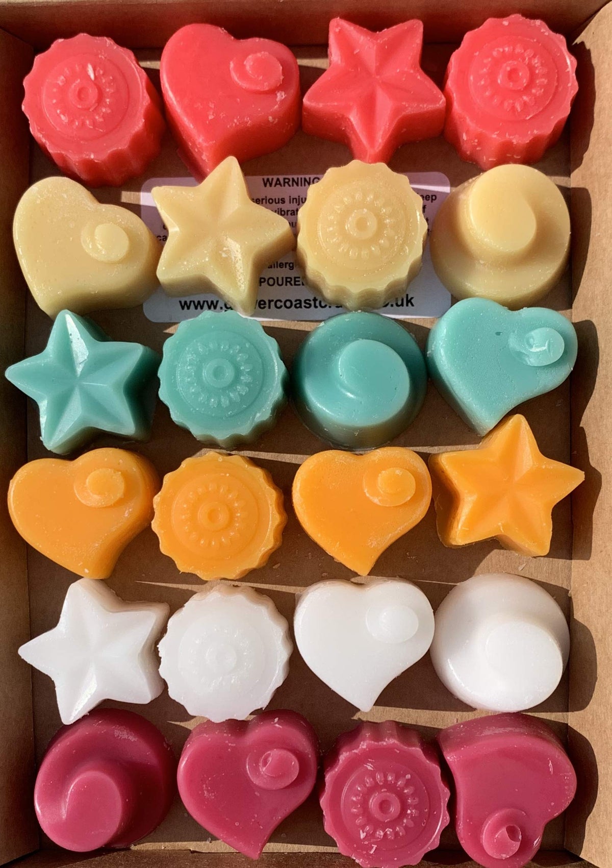 Handmade Premium Quality Highly Scented Wax Melts. 24 x 5g Melts in each pack Christmas Mix