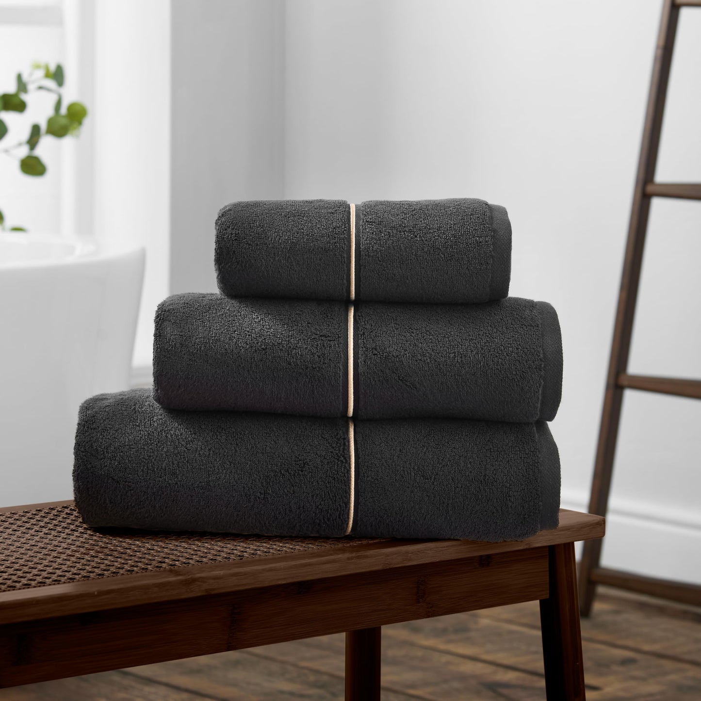 Bianca Zero Twist Satin Stitch Cotton 50x90cm Hand Towel Black