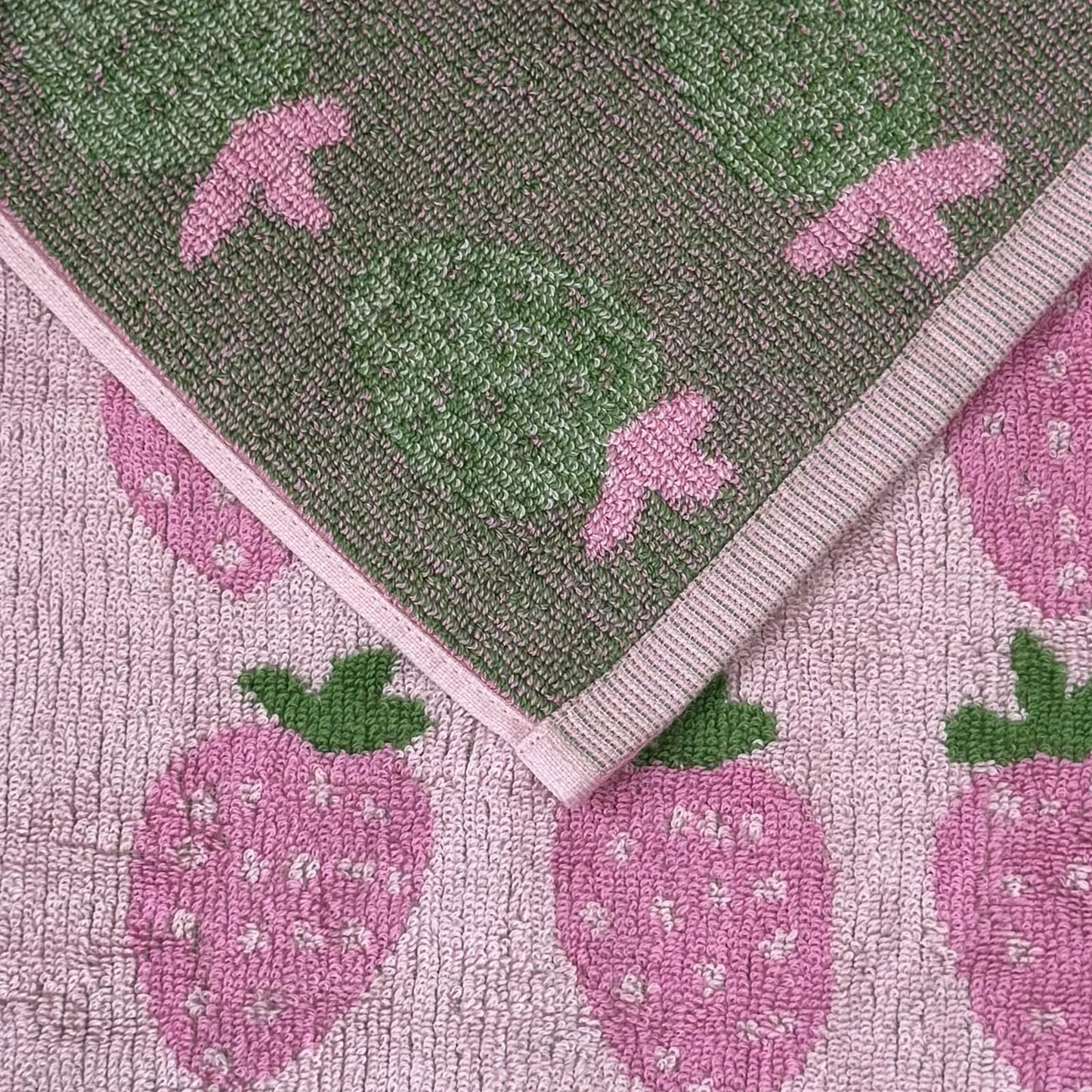 USTIDE Fruit Hand Towels Set of 2 Lovely Pink Strawberry Hand Towel Cotton Hand Towel Soft Absorbent Face Towel for Bathroom Kitchen 14x30 Inch