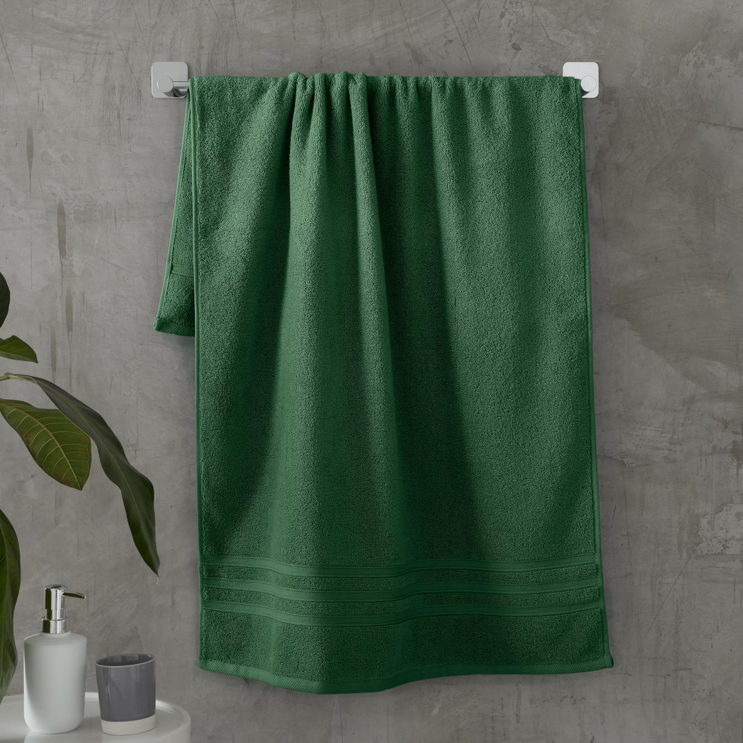 Catherine Lansfield Zero Twist Cotton 70x120cm Bath Towel Dark Green