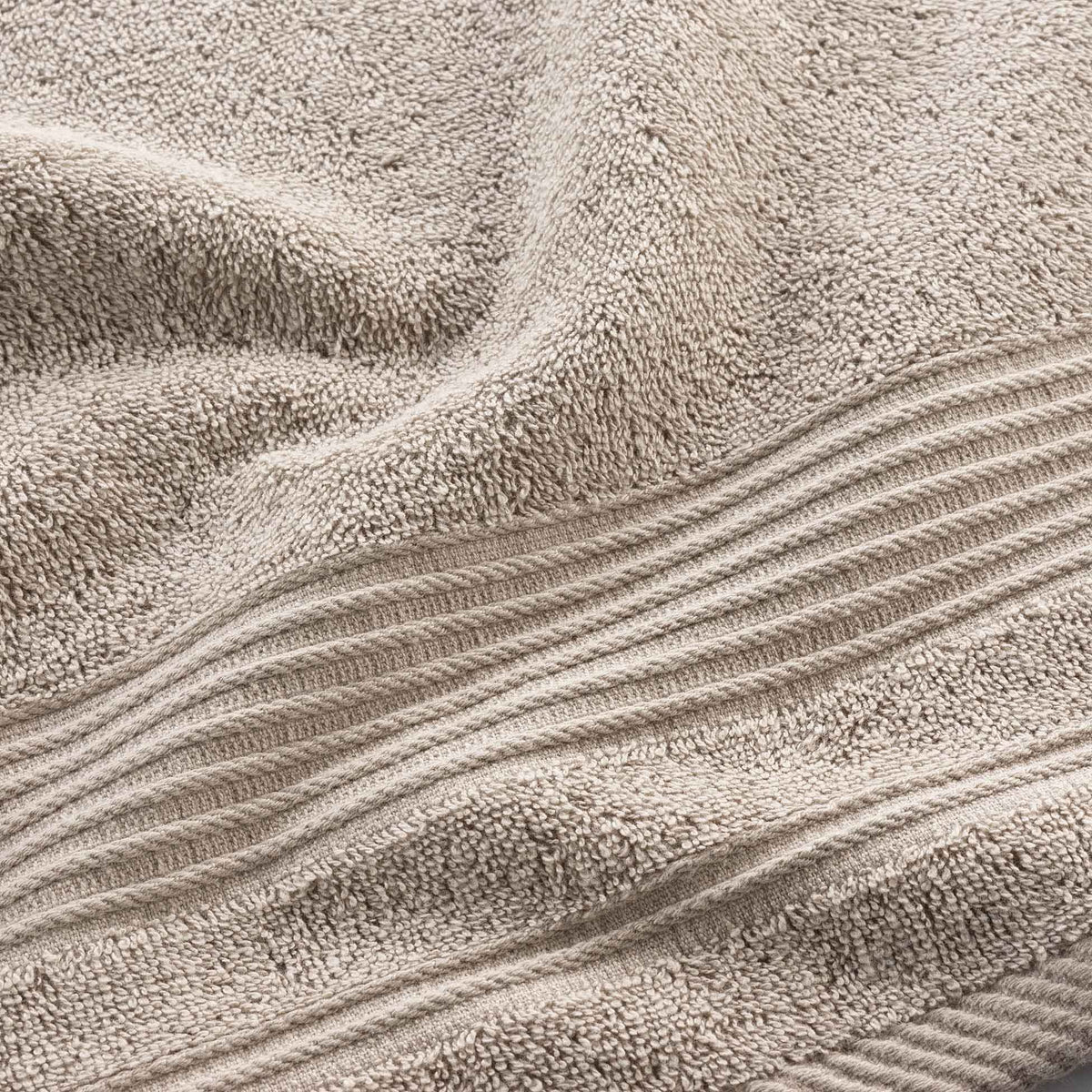 douceur d'intérieur, Tendresse Bath Towel 50 x 90 cm Taupe Plain Terry Cloth