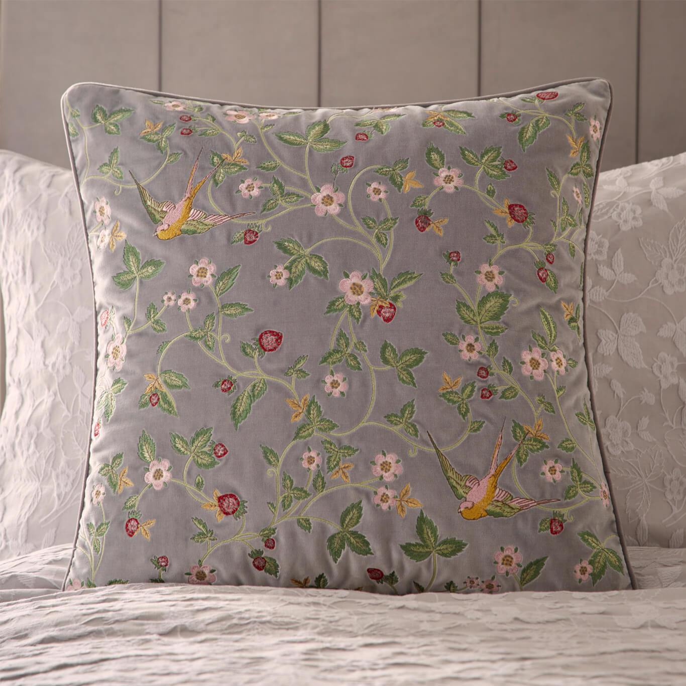 Wild Strawberry Smoke Cushion 50x50cm