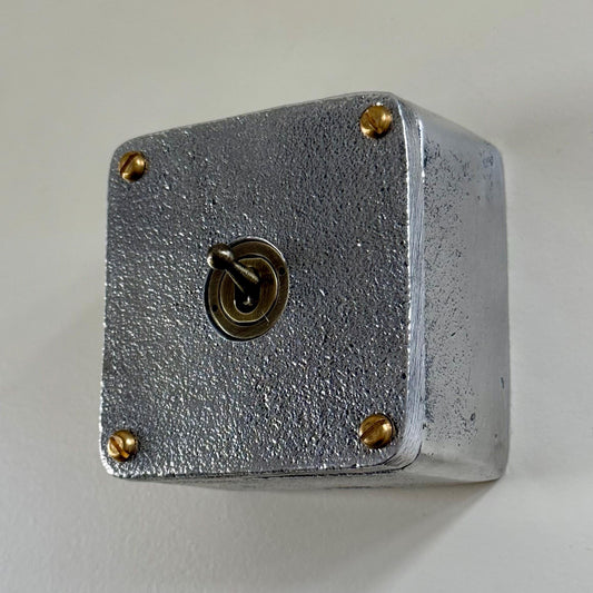 Single Gang Solid Cast Metal Surface Mounted Conduit Light Switch Industrial 2 Way