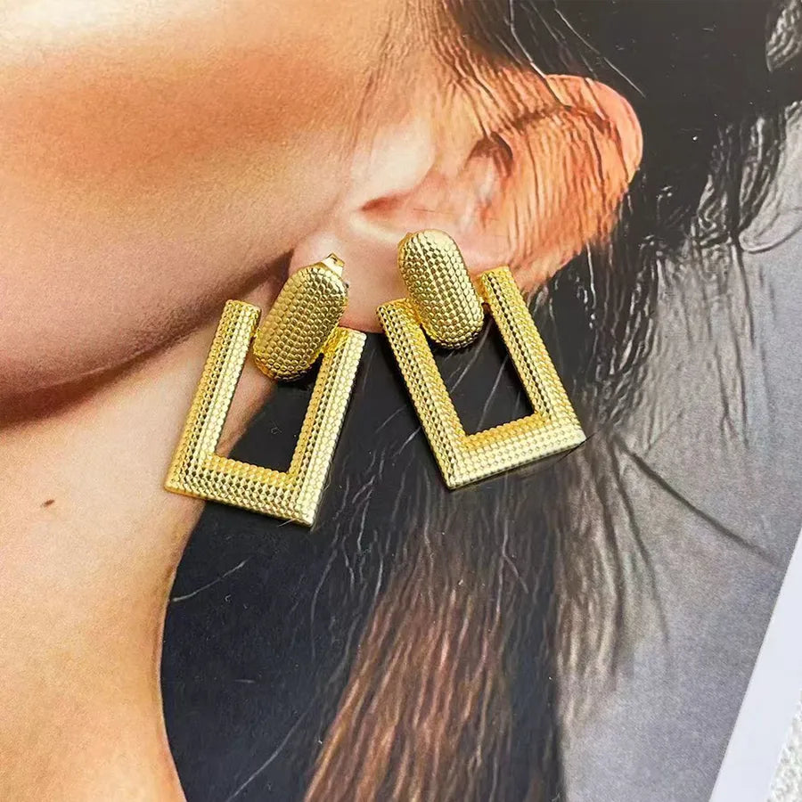 1 Pair Casual Elegant Hip-Hop Quadrilateral Oval Hollow Out 304 Stainless Steel Imitation Gold Ear Studs