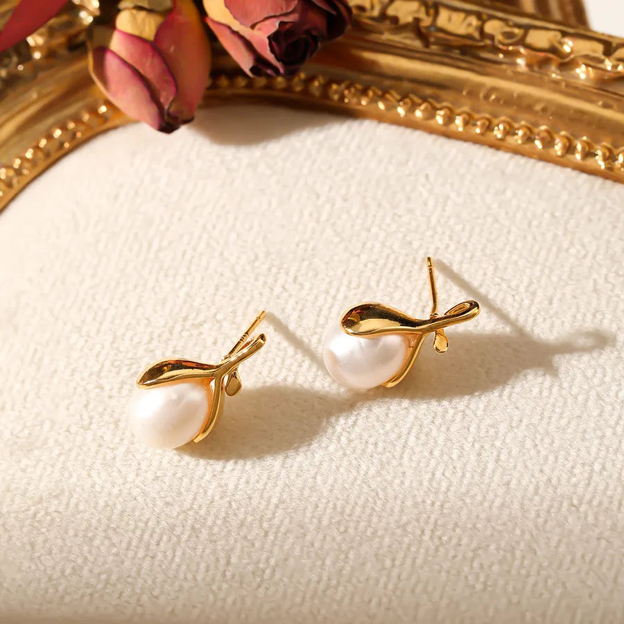 1 Pair 18K Gold Plated Freshwater Pearl Copper Freshwater Pearl Geometric Ear Studs