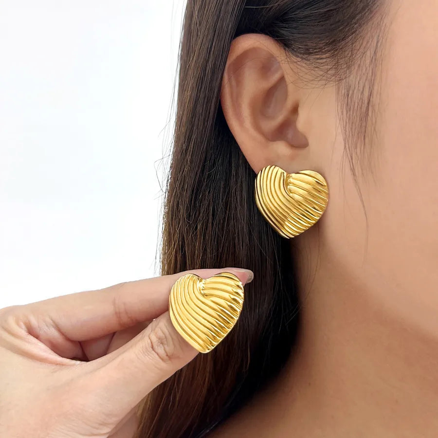 1 Pair Elegant Lady Vacation Heart Shape Lines Polishing Plating Three-dimensional 304 Stainless Steel 18K Gold Plated Backs Ear Studs