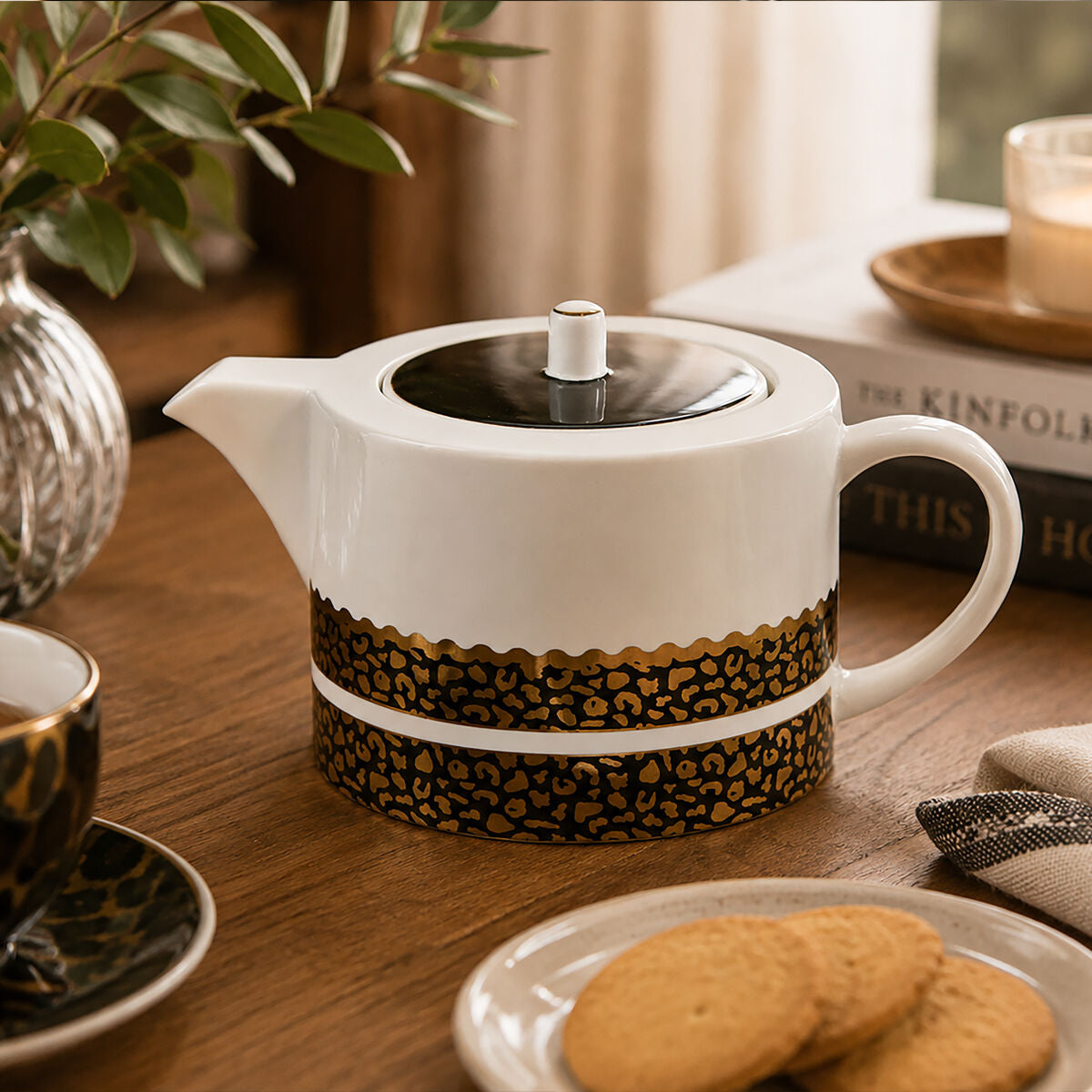 London Leo Teapot