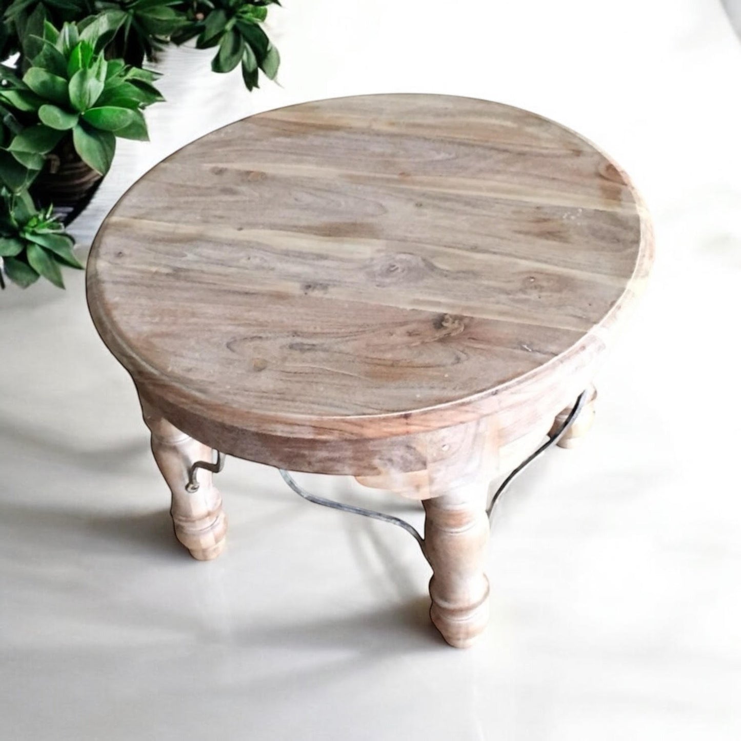 AcaciaHome Durable and Elegant Wooden Round Table - Classic Design, Sturdy Construction, Perfect for Dining, Living Room, or Kitchen Spaces - Adds Warmth and Style to Any Home Décor (Light brown)