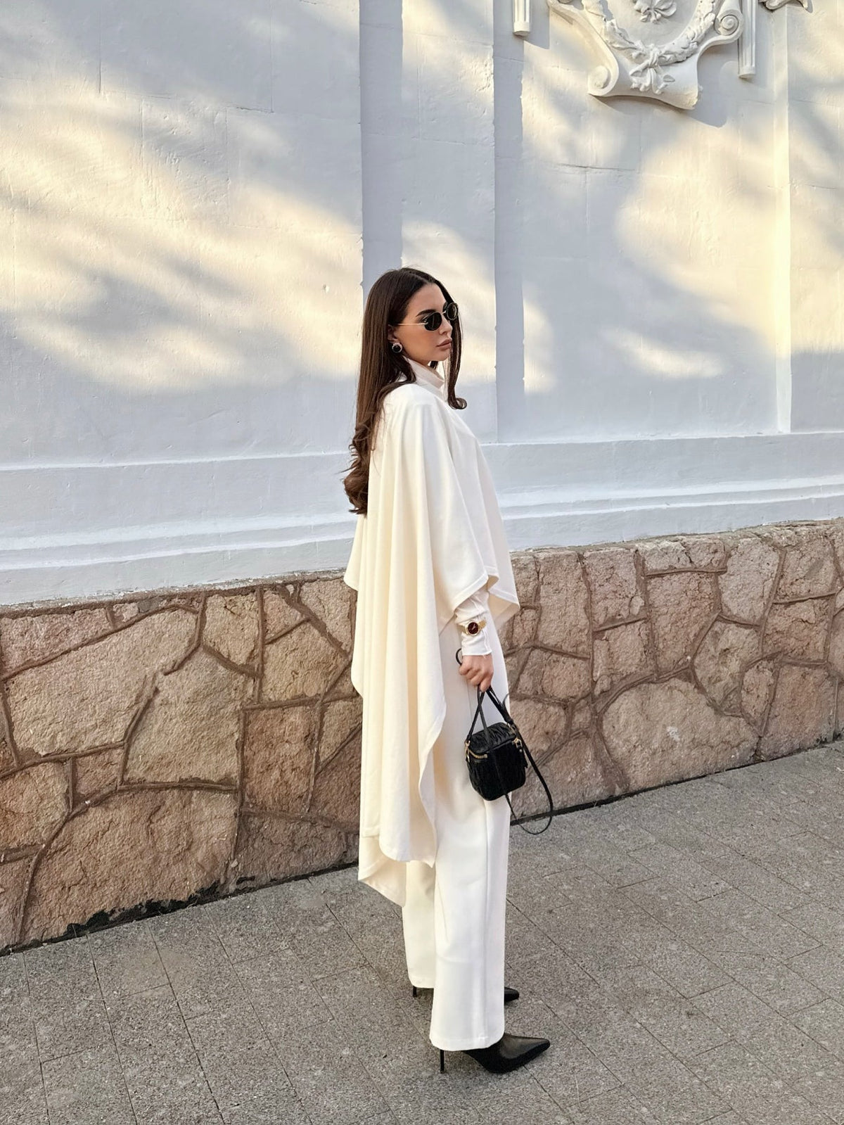 Solid Color Knitted Turtleneck Cape