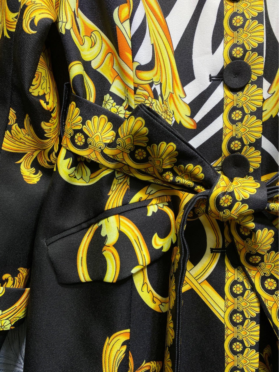 Belt printed long sleeve trench coat