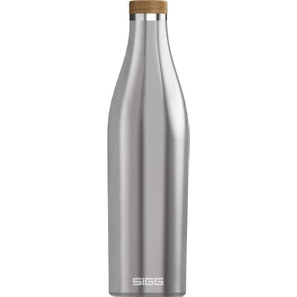 SIGG - Insulated Water Bottle - Meridian - Leakproof - Extra Slim - BPA Free - Plastic Free - Double Walled 18/8 Stainless Steel - Bamboo Screw Top - Brushed - 0.7 L