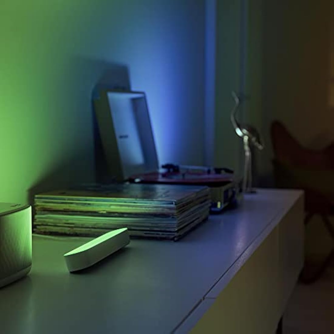 Philips Hue Play White and Colour Ambiance Smart Light Bar Single Pack Base Unit, Entertainment Lighting for TV and Gaming (Works with Alexa, Google Assistant and Apple HomeKit), White