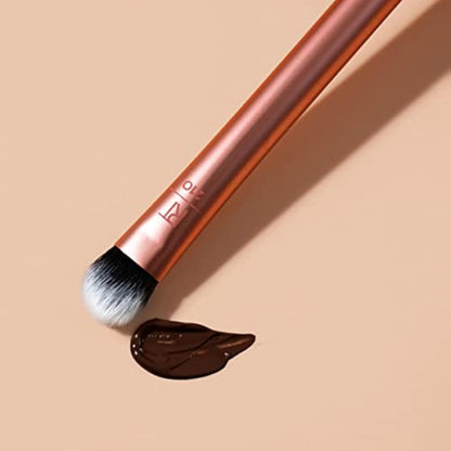 Real Techniques Expert Concealer Makeup Brush (Packaging and Handle Colour May Vary)