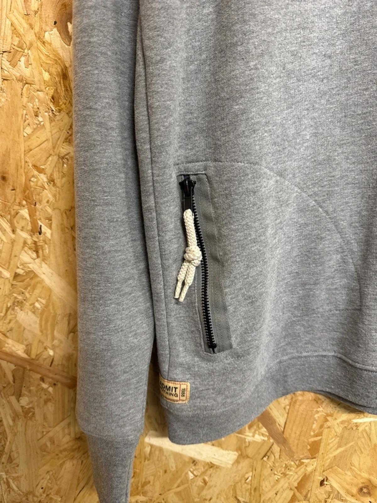 Weekend Offender Jumper XXL #216