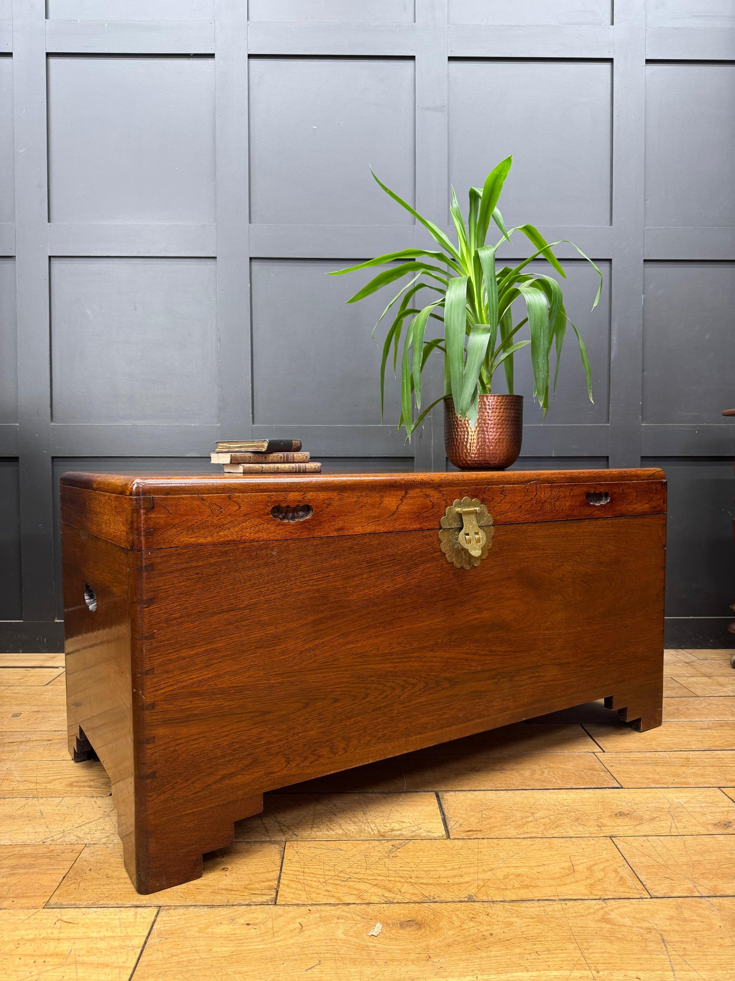 Chinese Camphor Wood Blanket Box Trunk Chest Coffee Table Lockable Storage