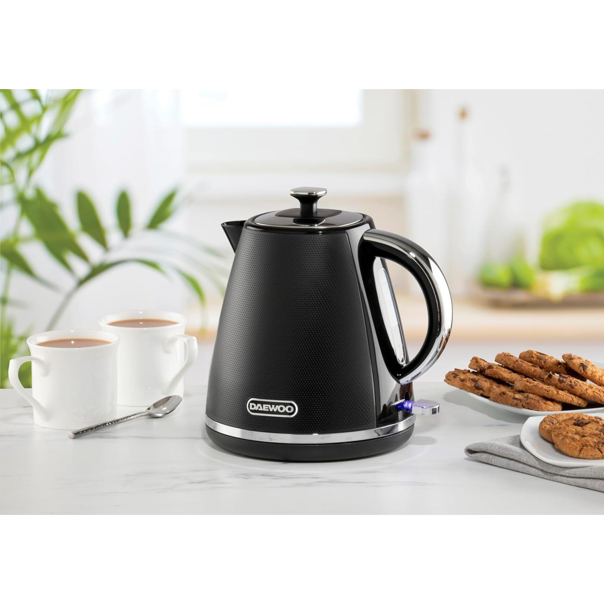 Daewoo Stirling 1.7L Pyramid Electric Kettle 3000w Black SDA2624
