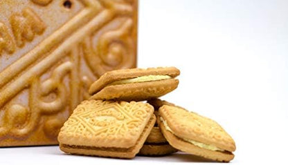 Giant Custard Cream Biscuits Gift Set - Novelty Biscuit Tin, Family Treat Box with Luxury Selection for Sharing - British Gifts, Thank You Teacher Biscuits Gift Ideas for Birthday Hamper Tins 450g