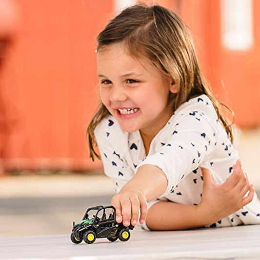 Britains 1:32 John Deere Gator (Green), Collectable Tractor Toy for Children, Toy Gator Compatible with 1:32 Scale Farm Toys, Suitable for Collectors & Children from 3 Years