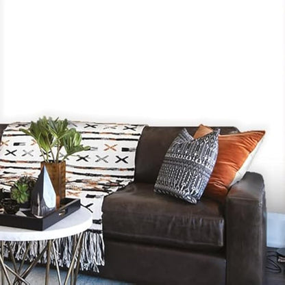 Johnstone's - Washable Paint - Pure Brilliant White - Matt Finish - Emulsion Paint - Highly Durable - Stain Resistant - Non Toxic & Low Odour - 12m2 Coverage per Litre - 2.5L