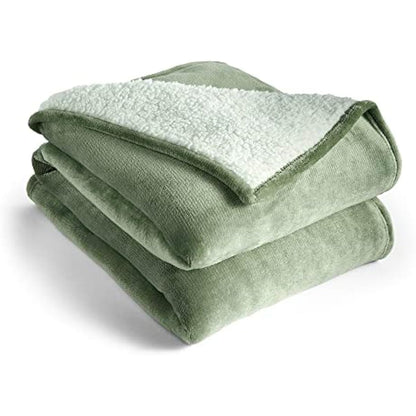 Silentnight Snugsie Giant Blanket - Fleece Throw Plush Blanket Super-Sized with Warm Sherpa Fleece Inside Reversible for Whole Family Sofa Couch Bed - 240 x 180cm – Green