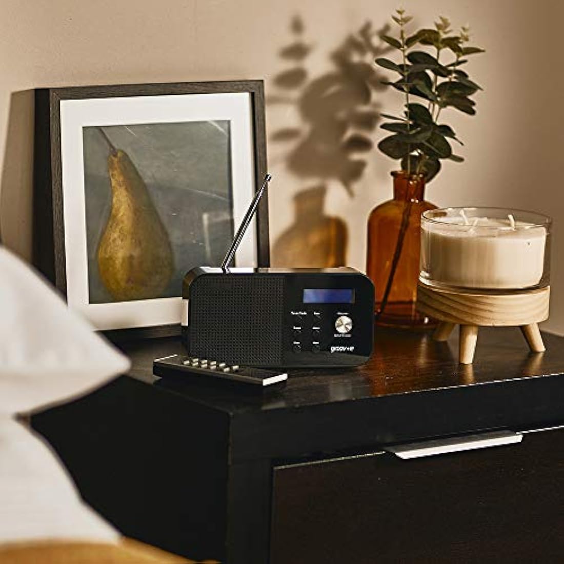 Groov-e Venice DAB & FM Digital Radio - Built-In Alarm Clock & Bluetooth Connectivity - LCD Display - Mains or Battery Operated - Portable Radio - 20 Preset Stations - Black