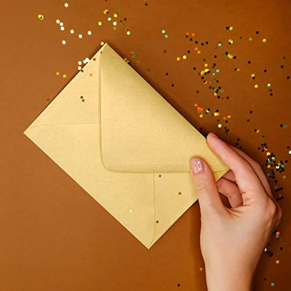 Pukka Pad, Pukka Post & Packaging Gummed Envelopes - Pack of 25, Ready-to-Seal, Durable 100GSM Postal Envelopes for Letters, Invitations, and Other Mail - 229 x 162 mm, Size C5, Gold