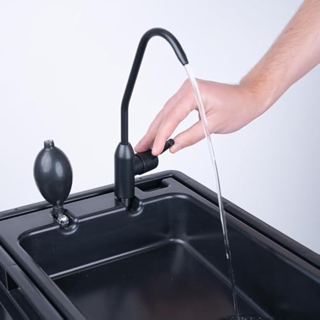 BOXIO - WASH Plus: Mobile Sink with Hand Pump, Shower Head, Mirror & Cleaning Beads - Van, Camping, Garden Sink with Tap, Plastic, Black