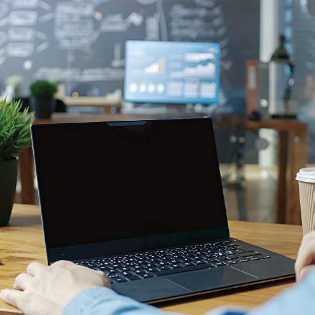 Fellowes PrivaScreen Privacy Filter & Screen Protector for 14 inch Laptops 16:9 Widescreen - Easy to Install and Remove with Quick Reveal Tabs, Black