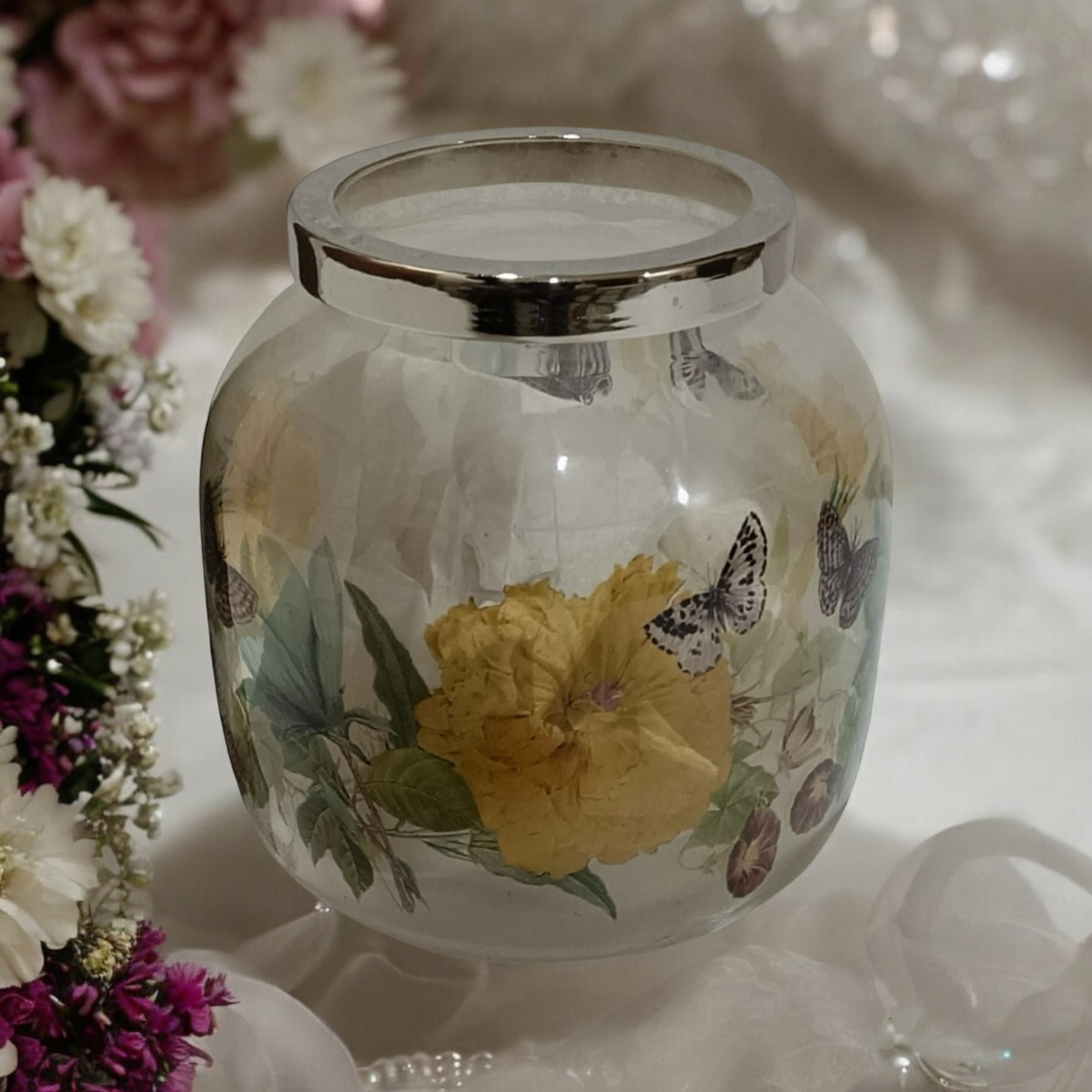 Elegant and Stylish 13cm Round Glass Flower Vase - Classic Centrepiece for Fresh or Artificial Flowers - Perfect for Home Decor, Weddings, and Special Occasions
