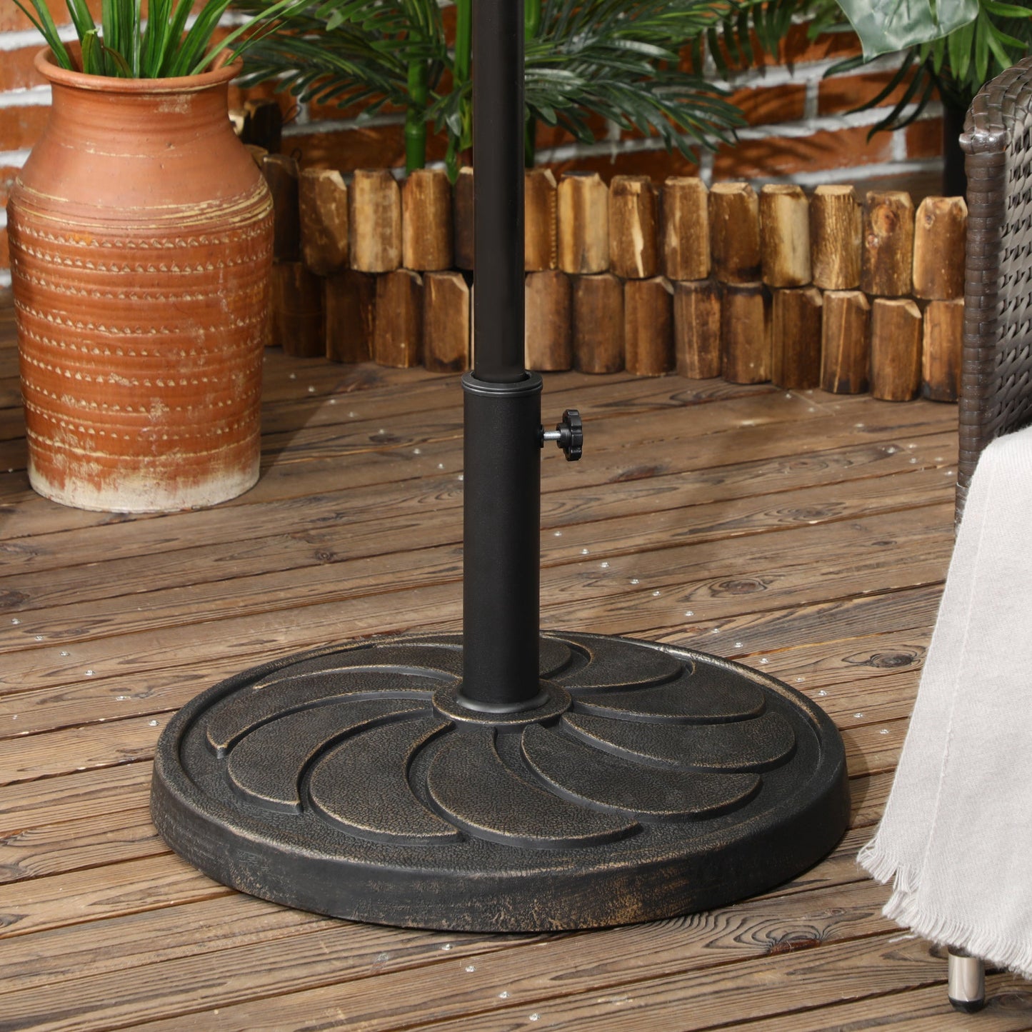 Outsunny 18kg Resin Garden Parasol Base, Round Outdoor Market Umbrella Stand Weight for Poles of \'ce\'a638mm to \'ce\'a648mm, Bronze