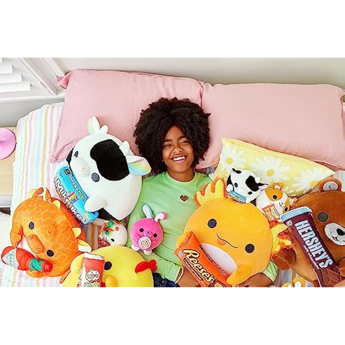 Snackles Series 1 Bear (Hersheys), Surprise Medium Plush, Ultra Soft Plush, 28 cm, Collectible Plush with Real Brands (Bear)
