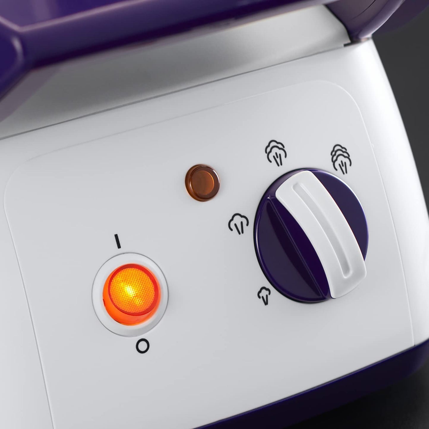 Russell Hobbs Steam Iron [2600W,100g/min continuous steam] SteamPower (4.5 bar pressure, 60sec heat up time, 1.9m cord, 3 steam settings, 1.3 L tank,