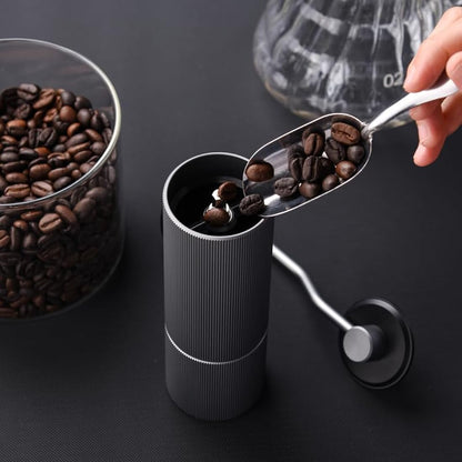 ELMWAY Manual Coffee Grinder – Stainless Steel Burr & Shaft, Dual Bearings, Lightweight Aluminium Body & Handle, Adjustable Grind, ABS Support Frame, Travel Pouch – Silver