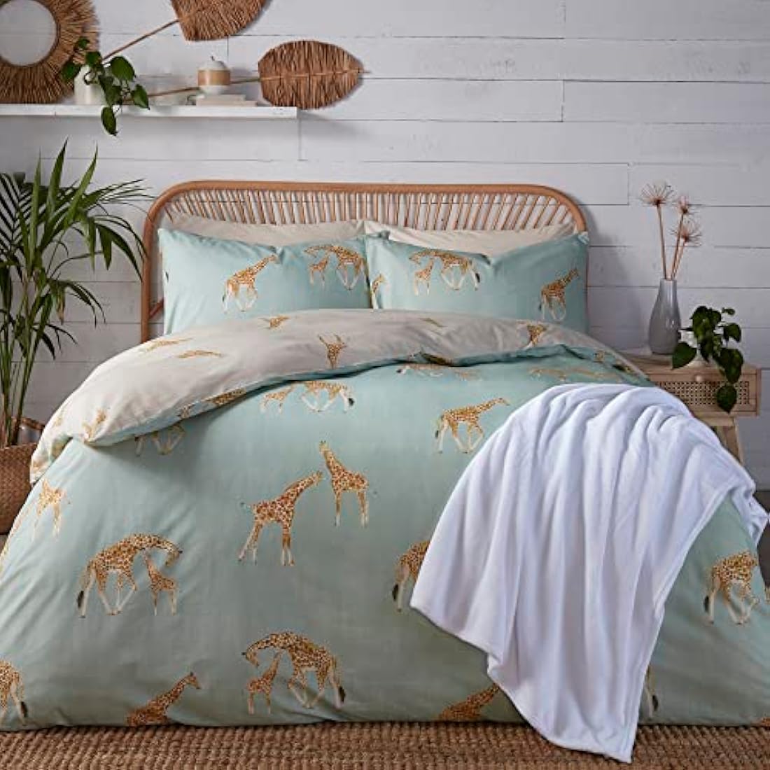 Fusion - Milo Giraffe - Reversible Duvet Cover Set - Single Bed Size in Duck Egg
